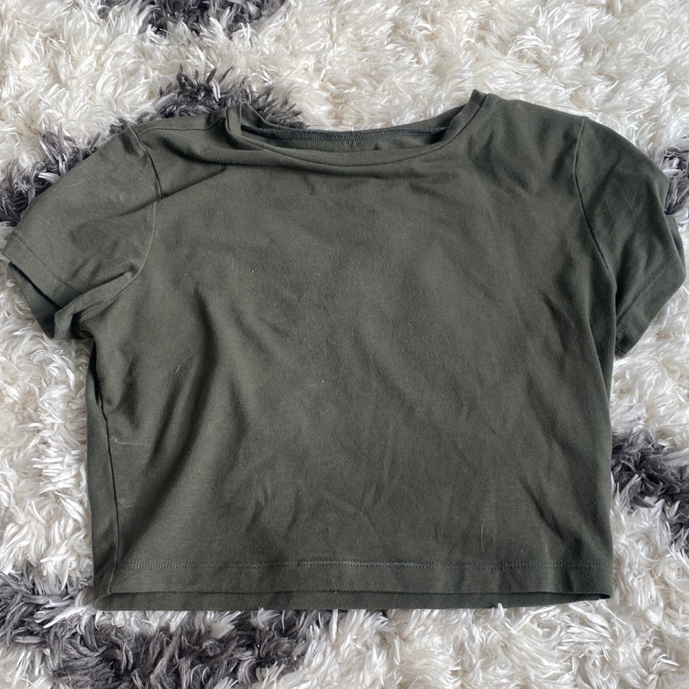 Crop top.